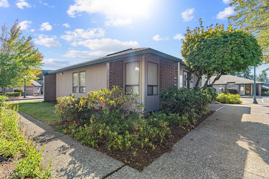 1700 Cooper Point Rd SW, Olympia, WA à vendre - Photo du bâtiment - Image 2 de 28