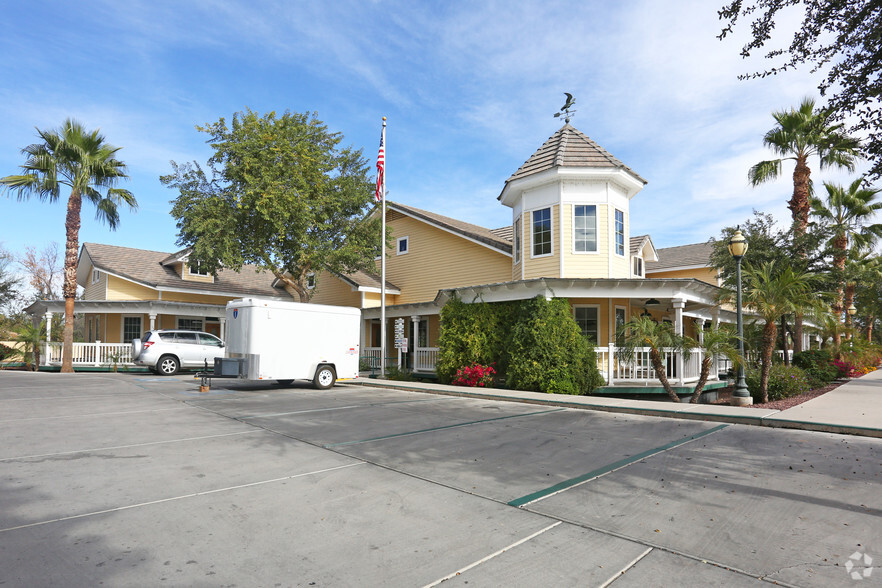 323 S Gilbert Rd, Gilbert, AZ à vendre - Photo principale - Image 1 de 1