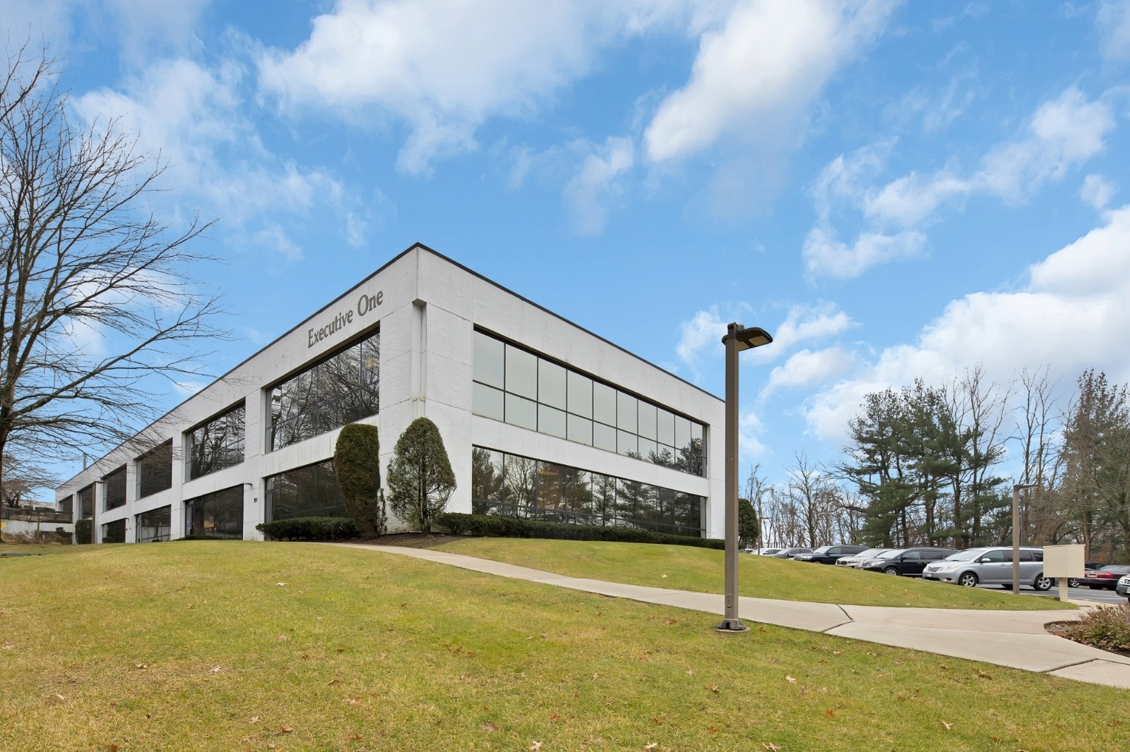 1 Executive Blvd, Suffern, NY for lease Primary Photo- Image 1 of 15