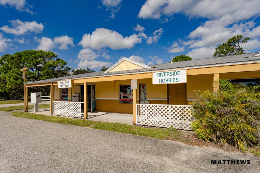 250 Sebastian Blvd, Sebastian, FL à vendre - Photo du bâtiment - Image 2 de 3