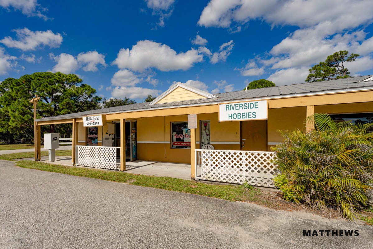 250 Sebastian Blvd, Sebastian, FL for lease Primary Photo- Image 1 of 3