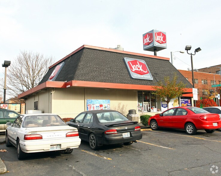 4749 University Way NE, Seattle, WA for lease - Building Photo - Image 2 of 2