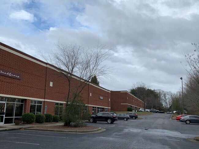 Plus de détails pour 4361 Federal Dr, Greensboro, NC - Local d'activités à louer