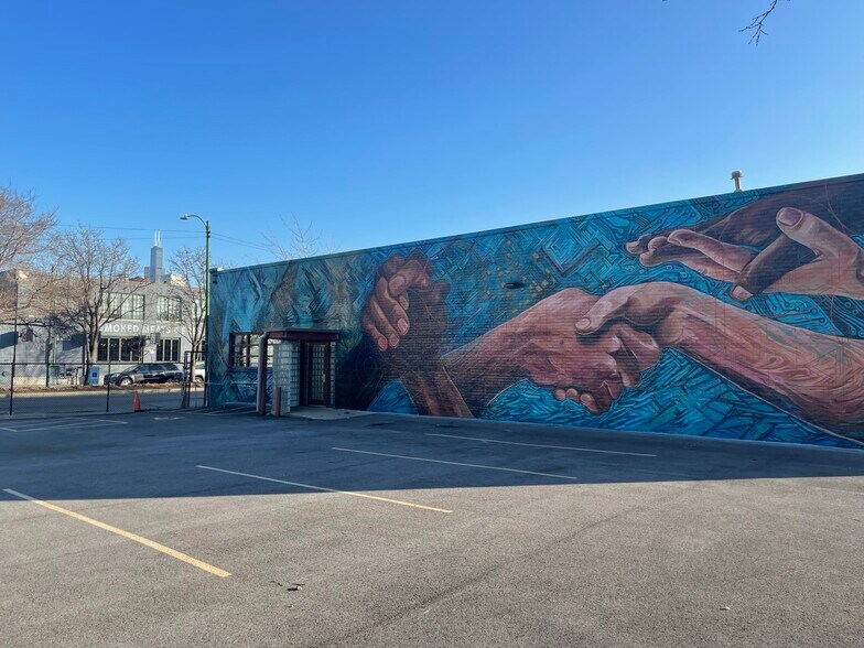 400 N Ashland Ave, Chicago, IL for lease - Building Photo - Image 1 of 4