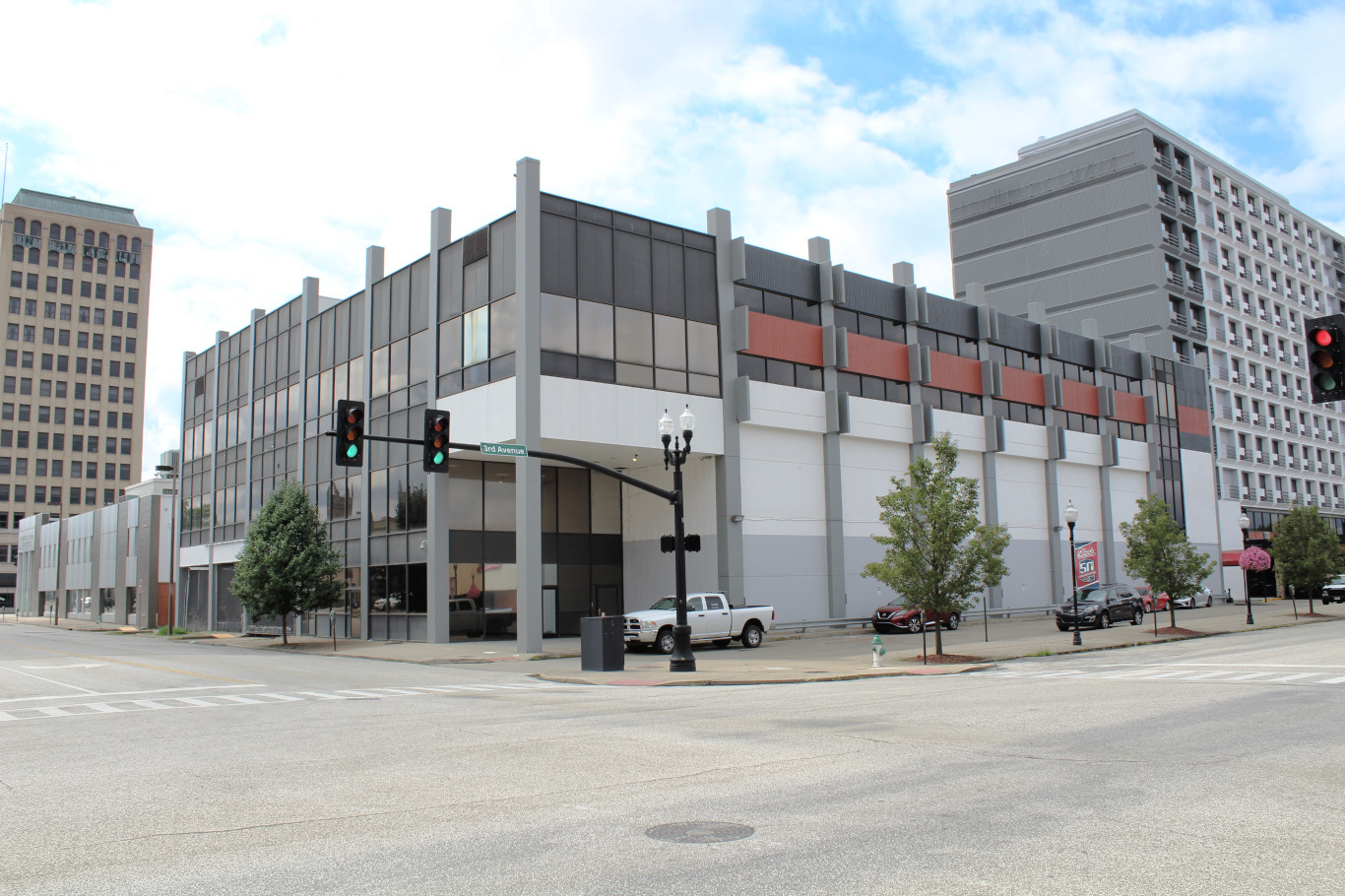 1011 3rd Ave, Huntington, WV for lease Primary Photo- Image 1 of 18