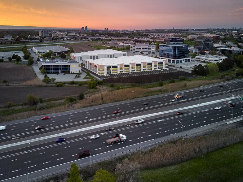 180 Allstate Pky, Markham, ON à vendre - Photo du bâtiment - Image 2 de 3