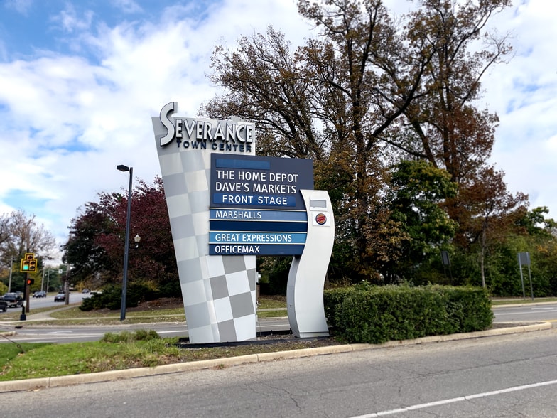 3462-3630 Mayfield Rd, Cleveland Heights, OH for lease - Building Photo - Image 2 of 10