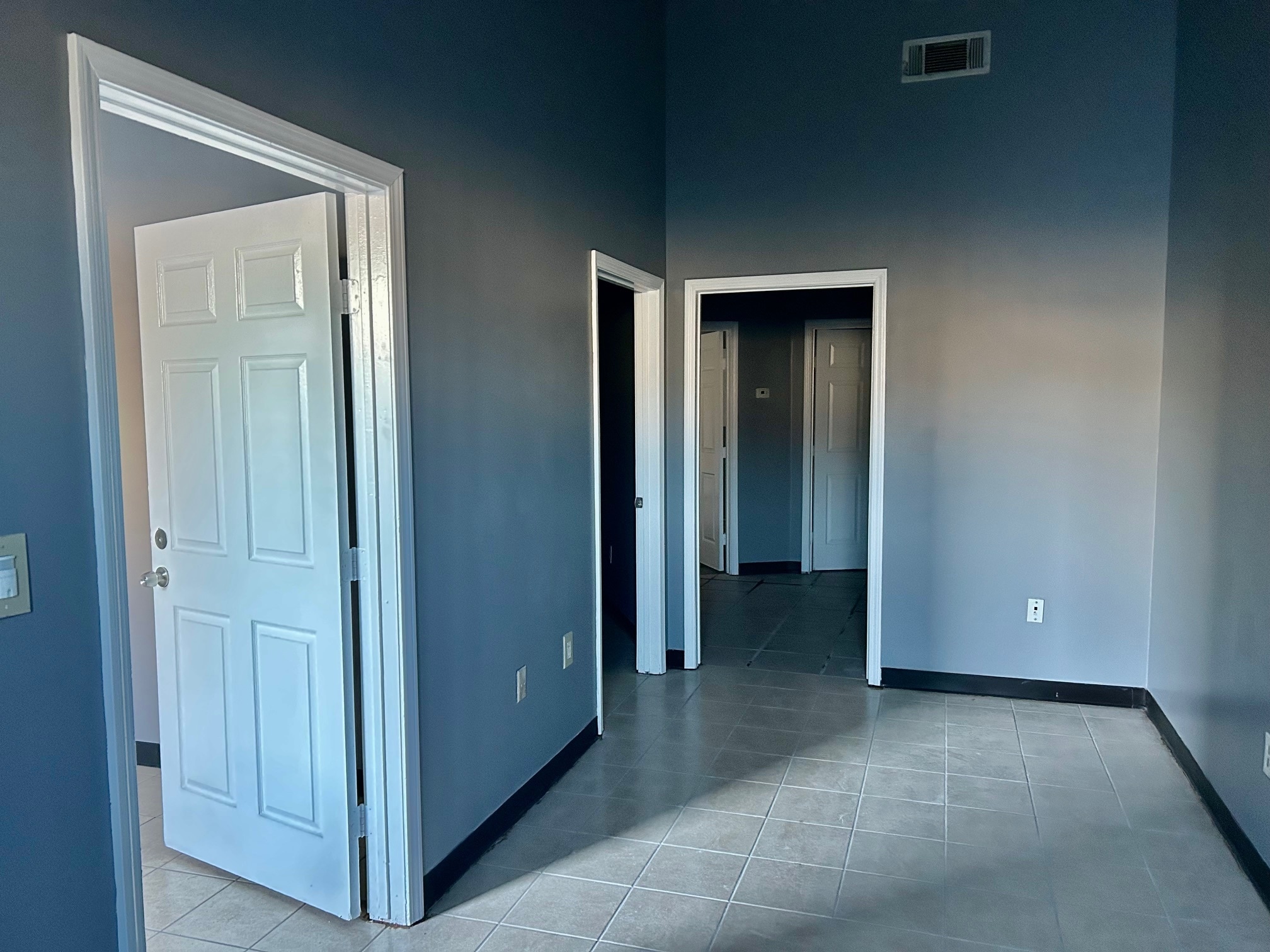 2529 Merrell Rd, Dallas, TX for lease Interior Photo- Image 1 of 3