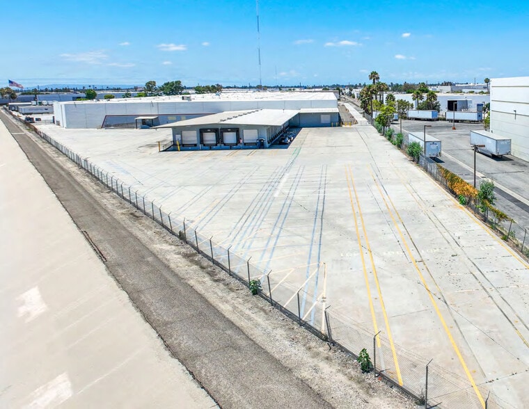 5650 Dolly Ave, Buena Park, CA for lease - Building Photo - Image 3 of 8