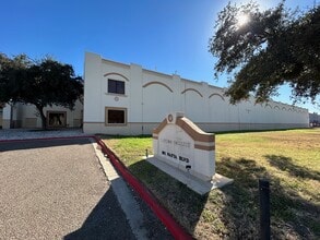 502 Nafta Blvd, Laredo, TX à louer Photo du bâtiment- Image 2 de 3