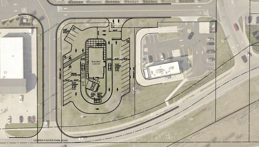 8000 Oak Point Rd, Amherst, OH à louer - Photo du bâtiment - Image 2 de 2