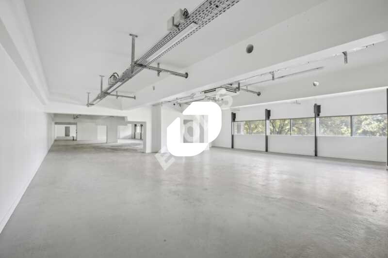 Office in Pantin for lease Interior Photo- Image 1 of 17