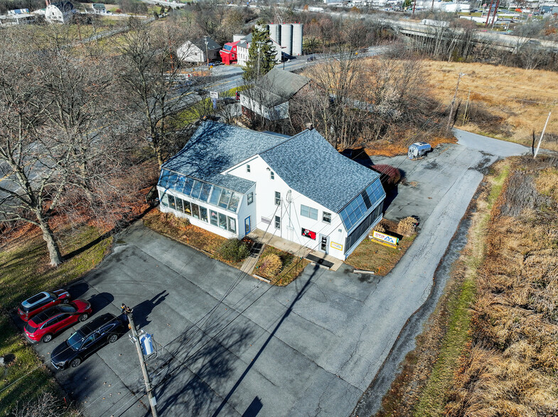 830 Flory Mill Rd, Lancaster, PA à vendre - Photo principale - Image 1 de 41