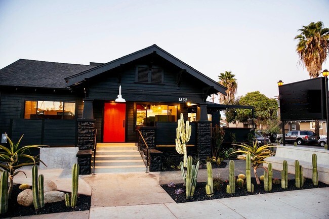 Plus de détails pour 1837 E 7th St, Long Beach, CA - Commerce de détail à louer