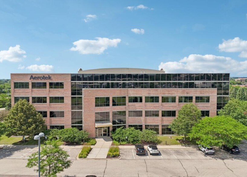 5133 W Terrace Dr, Madison, WI for sale - Primary Photo - Image 1 of 13
