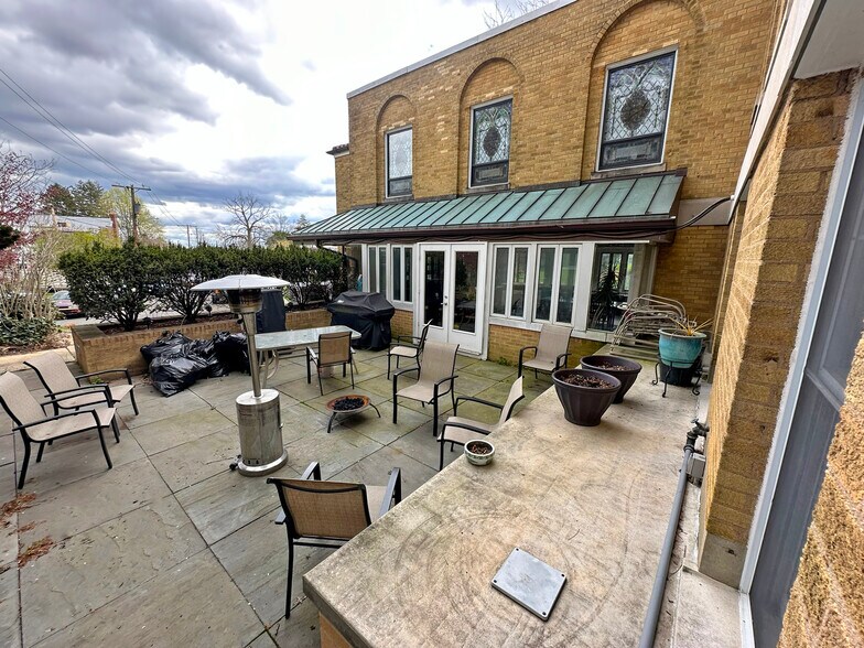 831 Varnum St NE, Washington, DC à vendre - Photo du bâtiment - Image 2 de 13