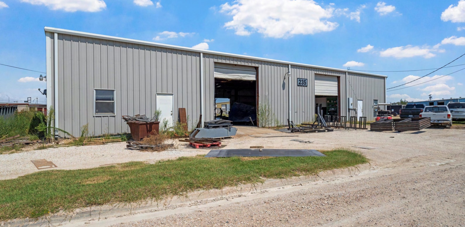 235 S McLennan Loop, Elm Mott, TX for lease Primary Photo- Image 1 of 3