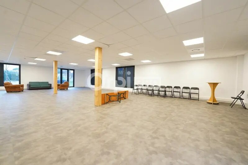 Bureau dans Sainte-Foy-lès-Lyon à louer - Photo intérieure - Image 3 de 16