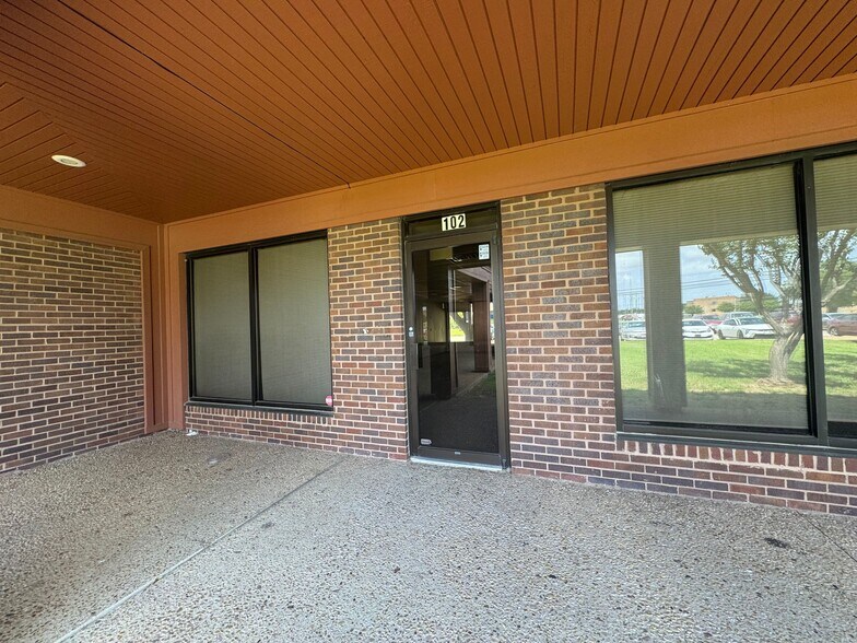 1010 N Belt Line Rd, Mesquite, TX à louer - Photo du bâtiment - Image 3 de 13