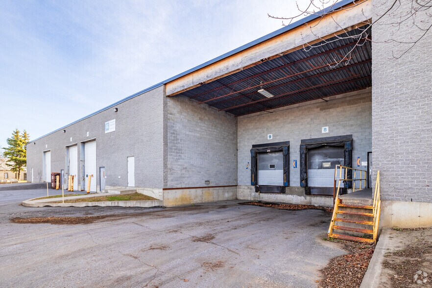 11855- 11860 Boul Rodolphe-Forget, Montréal, QC for lease - Building Photo - Image 3 of 4