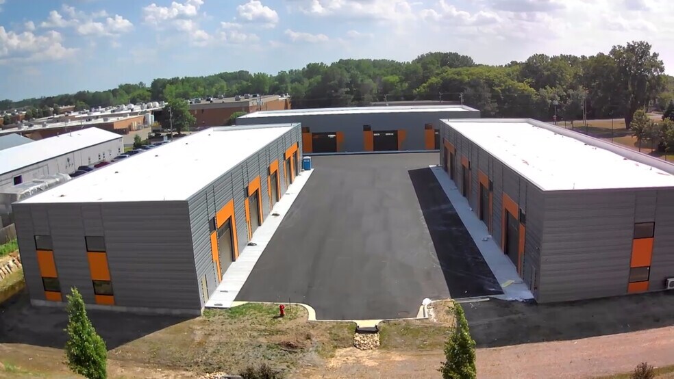 13025 Fenway Blvd N, Hugo, MN à louer - Photo du bâtiment - Image 2 de 14