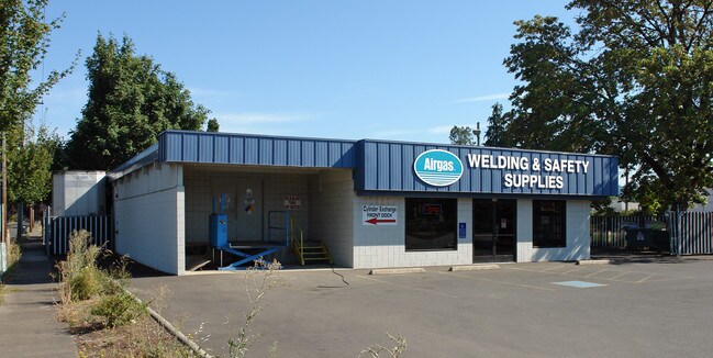 More details for 1908 Main St, Springfield, OR - Retail for Sale