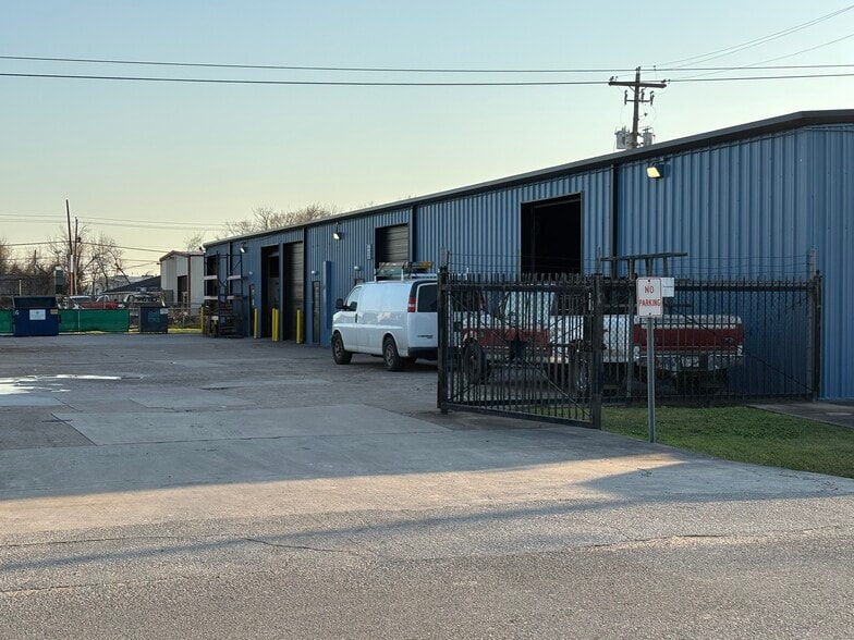 940 Hodgkins St, Houston, TX for sale - Building Photo - Image 3 of 24