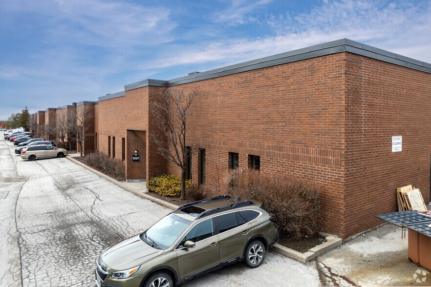 250 Trowers Rd, Vaughan, ON à louer - Photo du bâtiment - Image 2 de 2