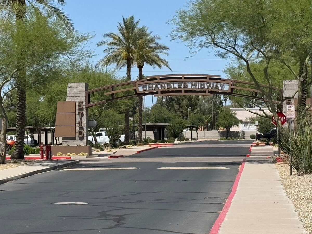 5680 W Chandler Blvd, Chandler, AZ 85226 - Unité G2 - - Photo intérieure - Image 2 of 17
