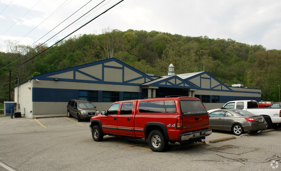 Office in Charleston, WV for sale - Primary Photo - Image 1 of 1