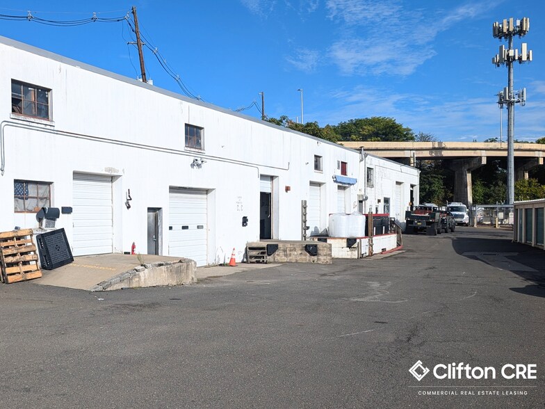 499 Broad St, Clifton, NJ à louer - Photo du bâtiment - Image 3 de 5