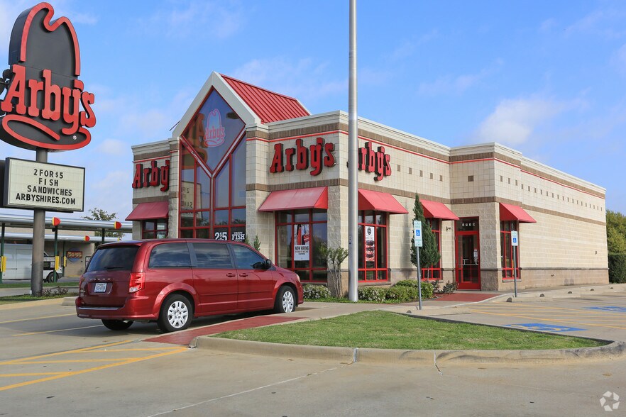 1730 Market Place Blvd, Irving, TX à louer - Photo du bâtiment - Image 3 de 6