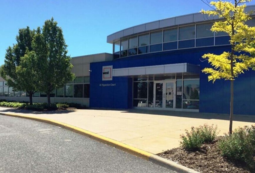 40 Hyperion Crt, Kingston, ON à vendre - Photo du bâtiment - Image 1 de 1