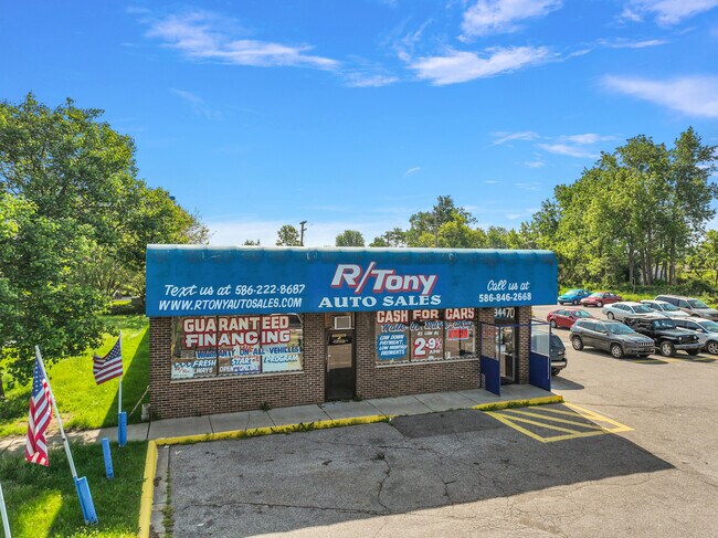 Plus de détails pour 34470 Gratiot Ave, Clinton Township, MI - Commerce de détail à vendre