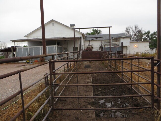 More details for 127 W 11th Ave, Torrington, WY - Industrial for Sale