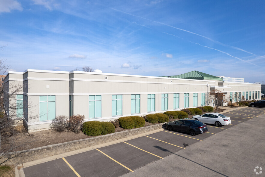 750 Estate Dr, Deerfield, IL for lease - Building Photo - Image 1 of 8