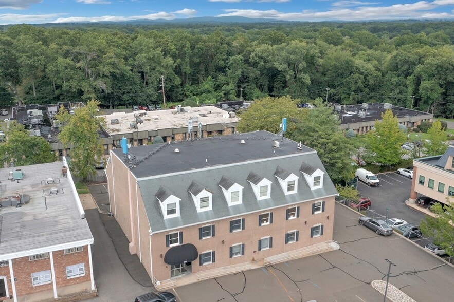 440 Old Hook Rd, Emerson, NJ for lease - Building Photo - Image 3 of 15