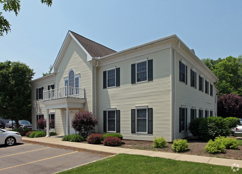 100 Park Pl, Chagrin Falls, OH à louer - Photo du bâtiment - Image 3 de 3