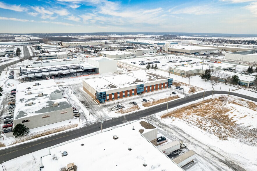 3250-3262 Rue F.-X.-Tessier, Vaudreuil-dorion, QC à vendre - Aérien - Image 2 de 4