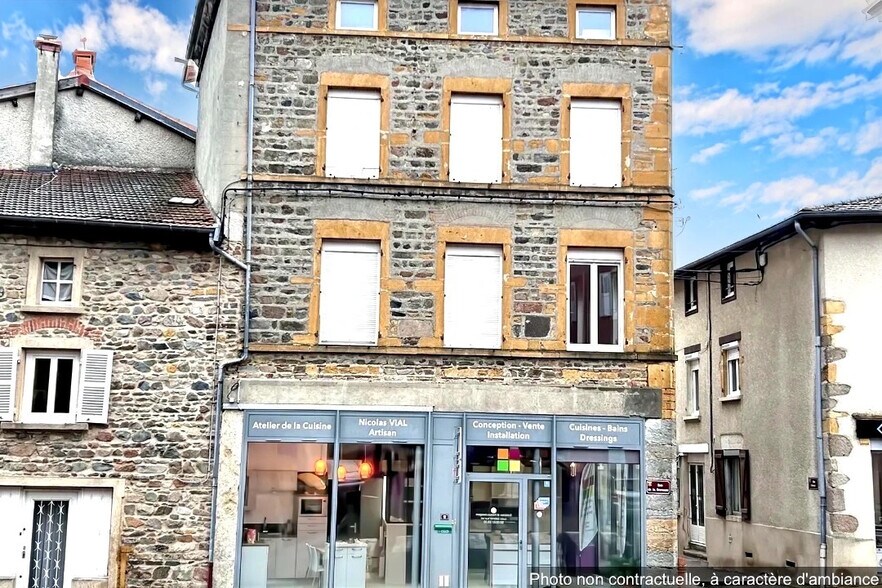 Flex in Bessenay for sale - Building Photo - Image 1 of 2