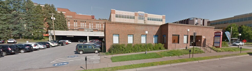 925 E Superior St, Duluth, MN à vendre - Photo du bâtiment - Image 2 de 5