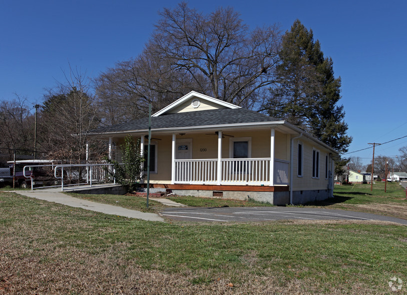 1200 S Main St, Mount Holly, NC à vendre - Photo principale - Image 1 de 1