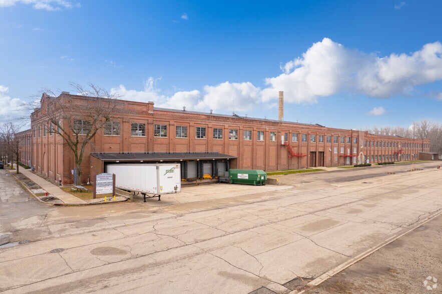 2701 Deborah Ave, Zion, IL à louer - Photo du bâtiment - Image 3 de 16