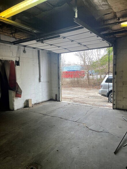 912 E 21st St, Indianapolis, IN à louer - Photo intérieure - Image 3 de 11