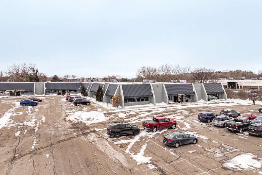 7100-7148 Shady Oak Rd, Eden Prairie, MN à louer - Photo du bâtiment - Image 2 de 6
