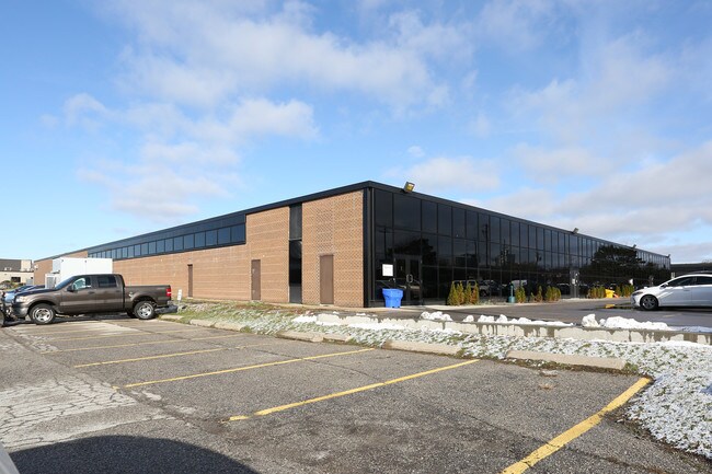 More details for 62 Railside Rd, Toronto, ON - Industrial for Lease