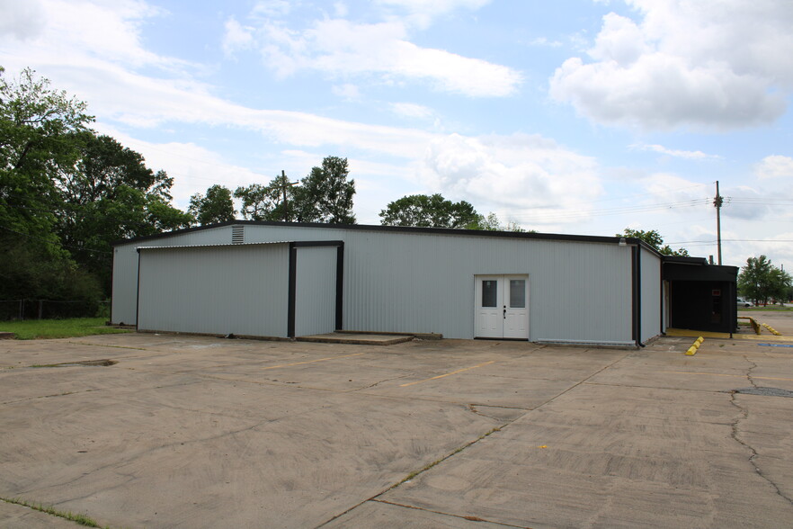 2455 S 4th St, Beaumont, TX for lease - Building Photo - Image 1 of 22