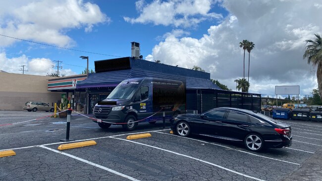 More details for 9846 Mason Ave, Chatsworth, CA - Retail for Sale