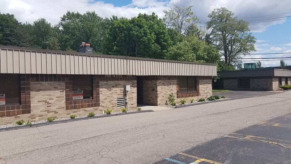 32290 5 Mile Rd, Livonia, MI à vendre - Photo du bâtiment - Image 1 de 16