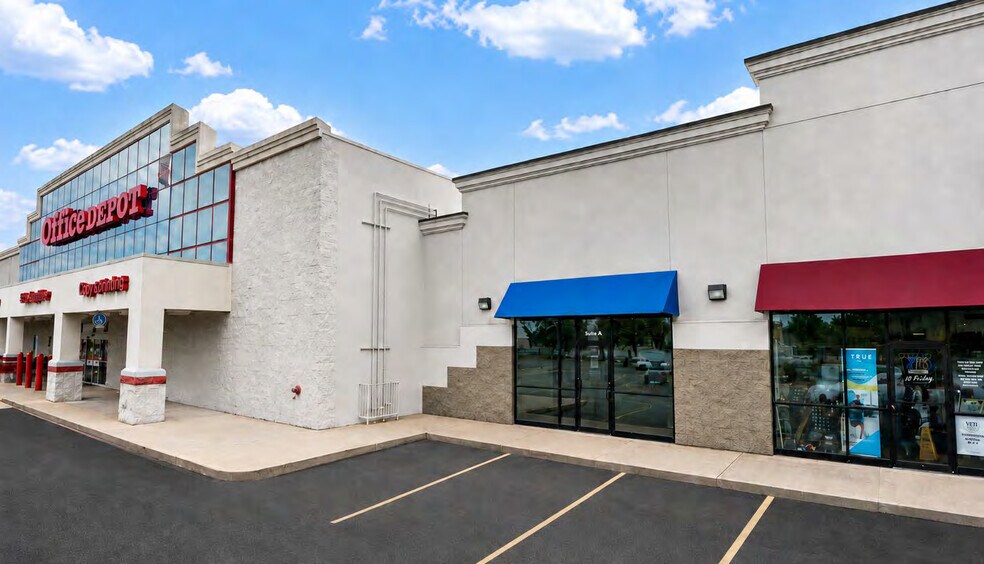 4608 W Walnut St, Rogers, AR à louer - Photo du bâtiment - Image 2 de 6